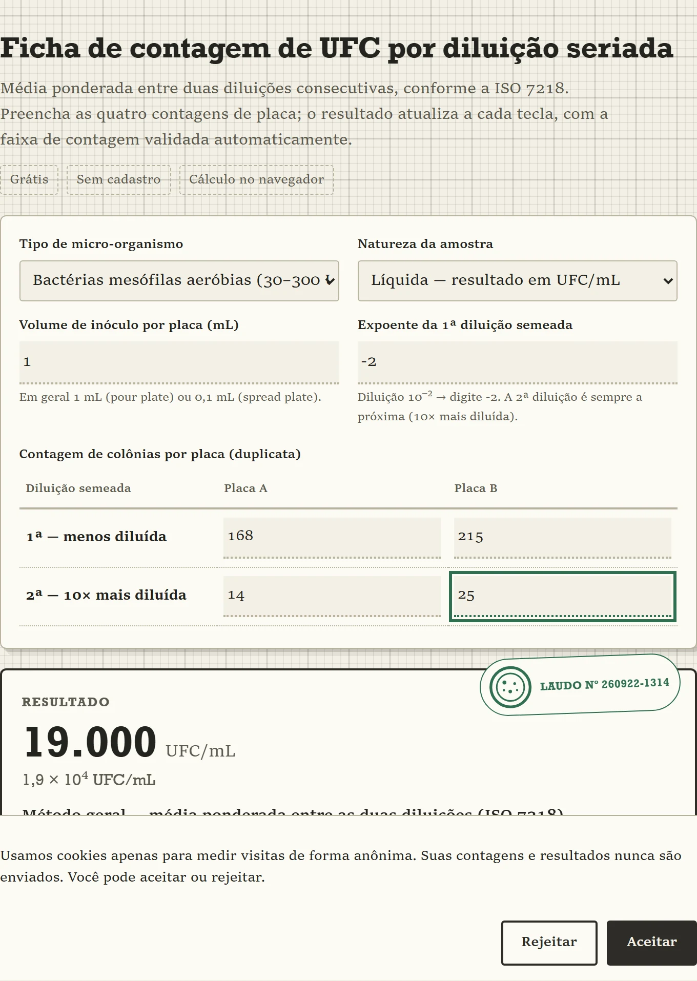 Ficha da calculadora preenchida com o exemplo da ISO 7218: diluição 10⁻² com 168 e 215 colônias, diluição 10⁻³ com 14 e 25, resultado 1,9 × 10⁴ UFC/mL